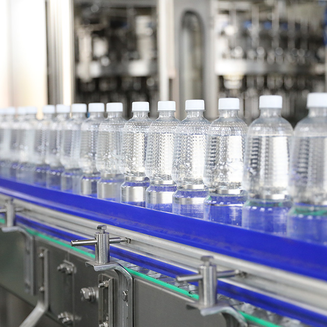 Ligne de production de boissons gazeuses soda/machine d'embouteillage d'eau gazeuse machine de remplissage de boissons gazeuses